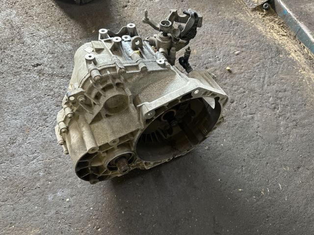bontott VW TIGUAN Váltó (Mechanikus)