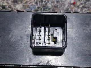 bontott VW TIGUAN Ablakemelő Kapcsoló Négyes / Kettes