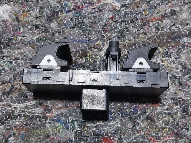 bontott VW TIGUAN Ablakemelő Kapcsoló Négyes / Kettes