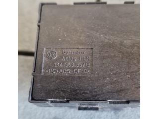 bontott VW TIGUAN Ablakemelő Kapcsoló Négyes / Kettes