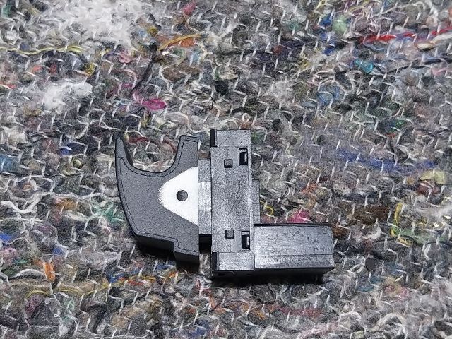 bontott VW TIGUAN Ablakemelő Kapcsoló (Pozíciófüggetlen)