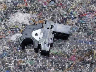 bontott VW TIGUAN Ablakemelő Kapcsoló (Pozíciófüggetlen)