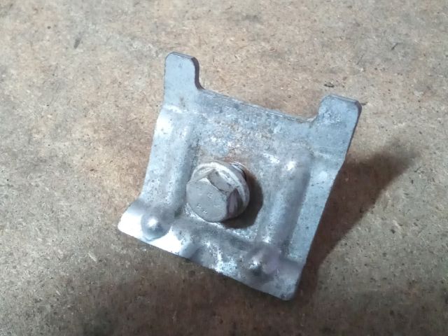 bontott VW TIGUAN Akkumulátor Leszorító