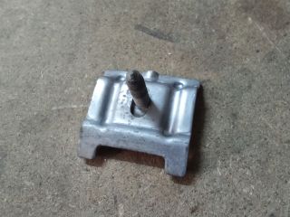 bontott VW TIGUAN Akkumulátor Leszorító