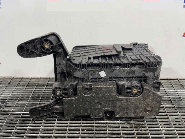 bontott VW TIGUAN Akkumulátor Tartó