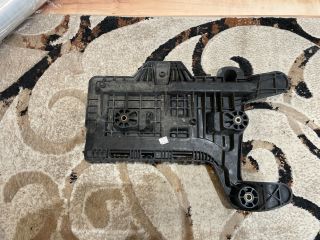 bontott VW TIGUAN Akkumulátor Tartó