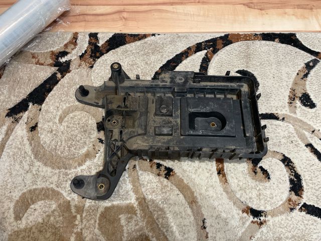 bontott VW TIGUAN Akkumulátor Tartó