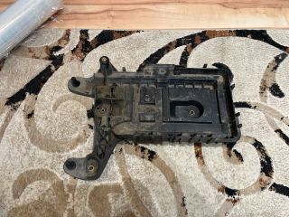 bontott VW TIGUAN Akkumulátor Tartó