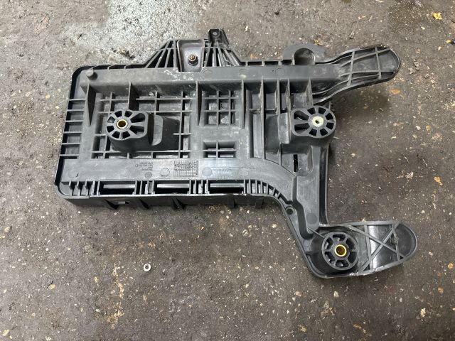 bontott VW TIGUAN Akkumulátor Tartó