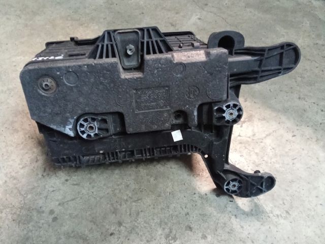 bontott VW TIGUAN Akkumulátor Tartó