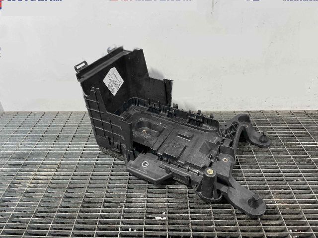 bontott VW TIGUAN Akkumulátor Tartó