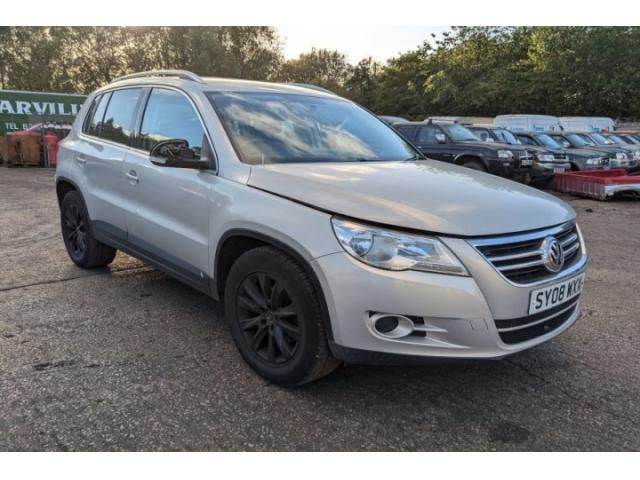 bontott VW TIGUAN Alsó Padlólemez Burkolat