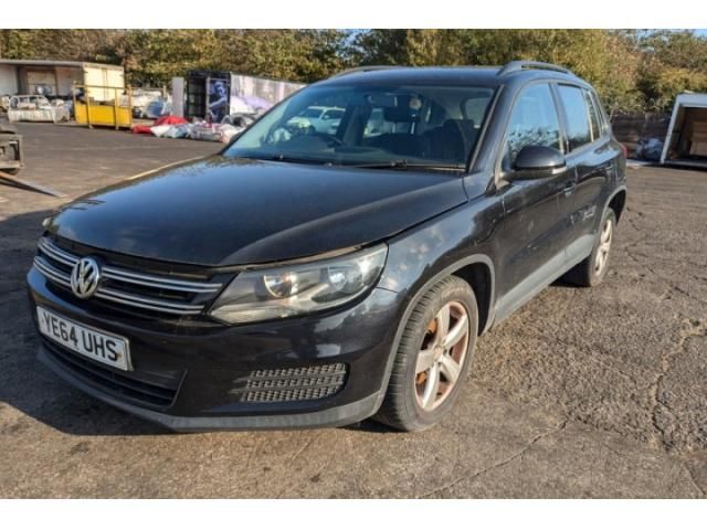bontott VW TIGUAN Alsó Padlólemez Burkolat
