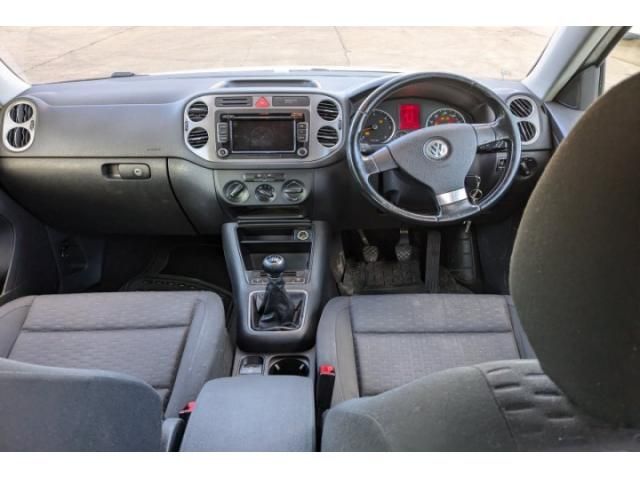 bontott VW TIGUAN Alsó Padlólemez Burkolat