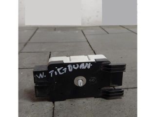 bontott VW TIGUAN Antenna Erősítő
