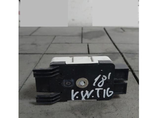 bontott VW TIGUAN Antenna Erősítő