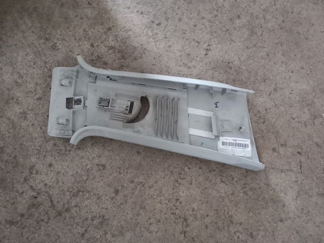 bontott VW TIGUAN Bal B Oszlop Burkolat