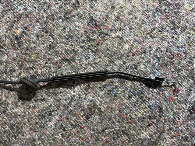 bontott VW TIGUAN Bal Csomagtérajtó Zárszerkezet