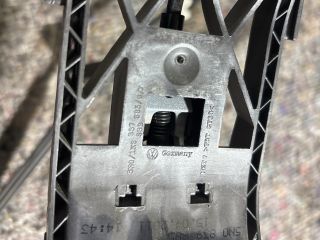 bontott VW TIGUAN Bal Csomagtérajtó Zárszerkezet