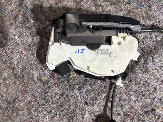 bontott VW TIGUAN Bal Csomagtérajtó Zárszerkezet