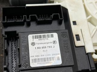 bontott VW TIGUAN Bal első Ablakemelő Motor