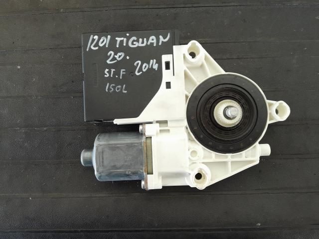 bontott VW TIGUAN Bal első Ablakemelő Motor