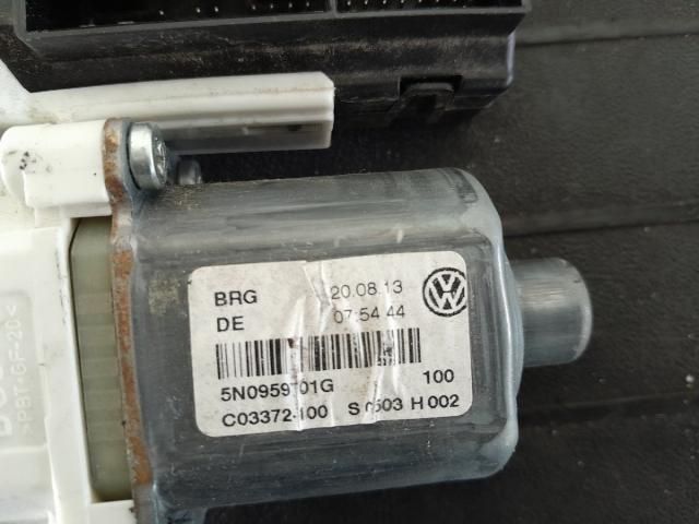 bontott VW TIGUAN Bal első Ablakemelő Motor