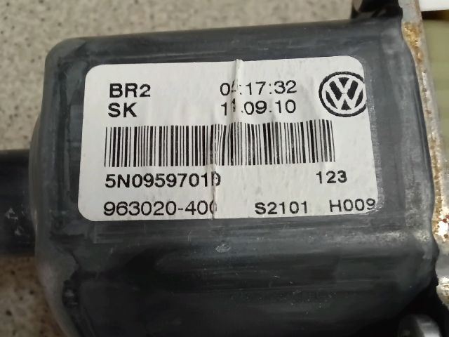 bontott VW TIGUAN Bal első Ablakemelő Motor