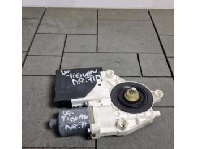 bontott VW TIGUAN Bal első Ablakemelő Motor