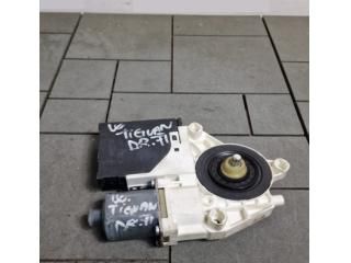 bontott VW TIGUAN Bal első Ablakemelő Motor