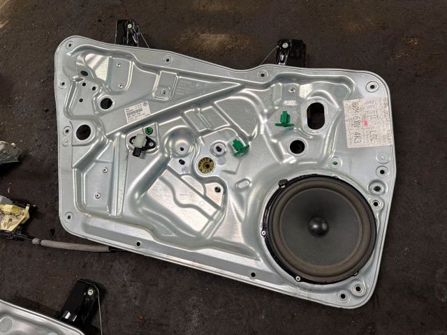 bontott VW TIGUAN Bal első Ablakemelő Szerkezet (Elektromos)