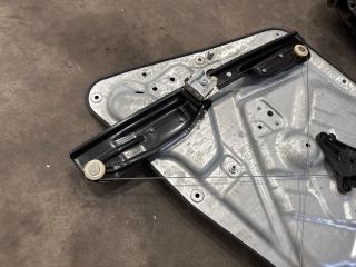 bontott VW TIGUAN Bal első Ablakemelő Szerkezet (Elektromos)