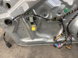 bontott VW TIGUAN Bal első Ablakemelő Szerkezet (Elektromos)