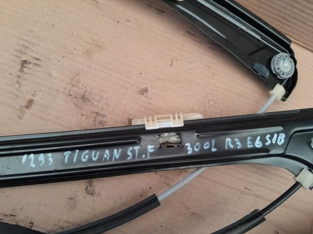 bontott VW TIGUAN Bal első Ablakemelő Szerkezet (Elektromos)