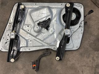 bontott VW TIGUAN Bal első Ablakemelő Szerkezet (Elektromos)