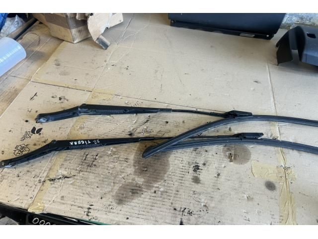 bontott VW TIGUAN Bal első Ablaktörlő Kar