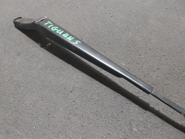 bontott VW TIGUAN Bal első Ablaktörlő Kar