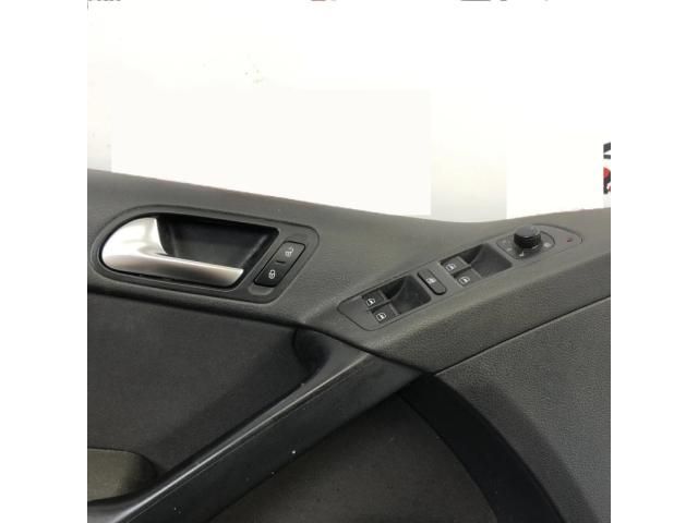 bontott VW TIGUAN Bal első Ajtó Kárpit