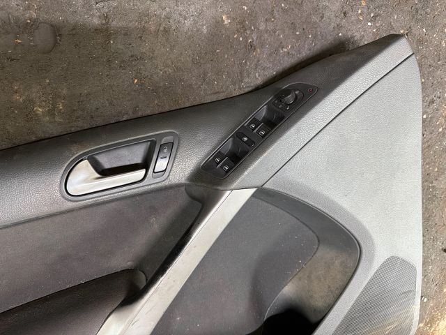 bontott VW TIGUAN Bal első Ajtó Kárpit