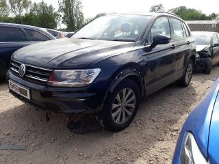 bontott VW TIGUAN Bal első Ajtó Kárpit