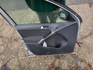 bontott VW TIGUAN Bal első Ajtó (Részeivel)