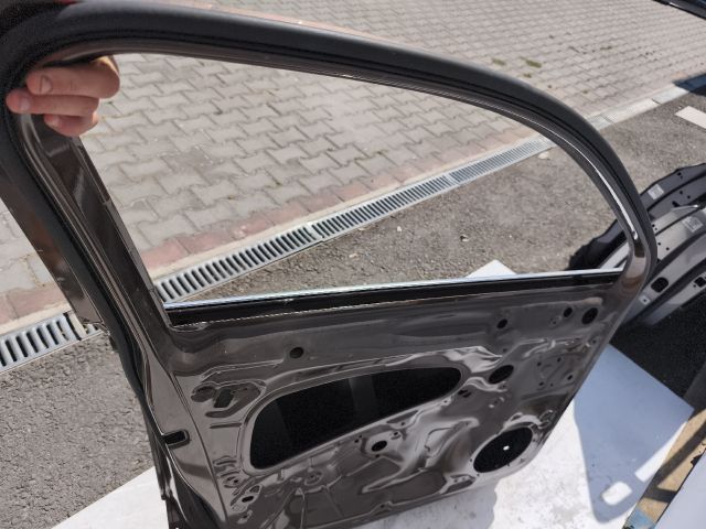 bontott VW TIGUAN Bal első Ajtó (Üres lemez)