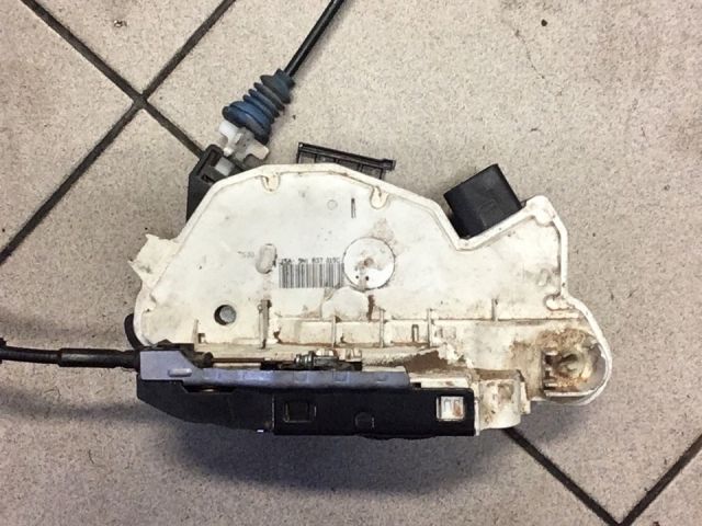 bontott VW TIGUAN Bal első Ajtózár