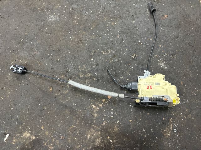 bontott VW TIGUAN Bal első Ajtózár