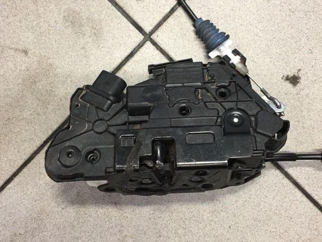 bontott VW TIGUAN Bal első Ajtózár