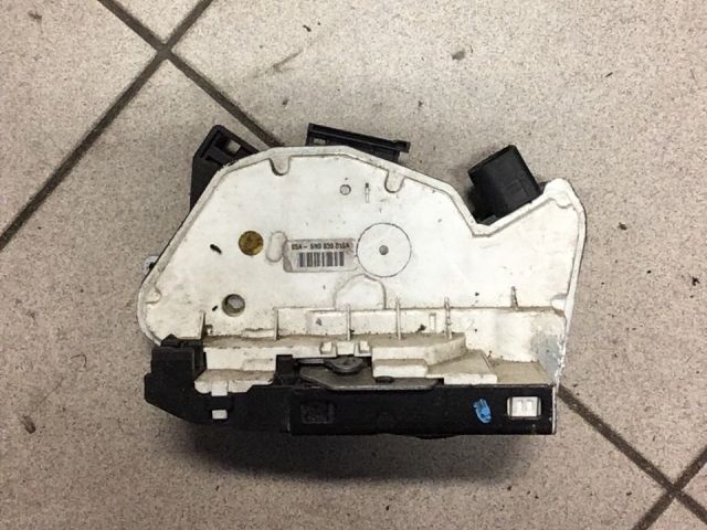 bontott VW TIGUAN Bal első Ajtózár