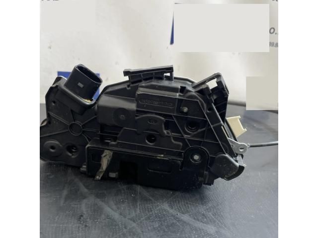 bontott VW TIGUAN Bal első Ajtózár