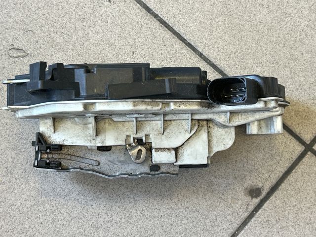 bontott VW TIGUAN Bal első Ajtózár