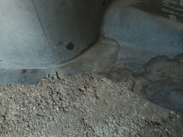 bontott VW TIGUAN Bal első Dobbetét (Kerékjárati, Műanyag)