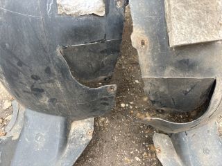 bontott VW TIGUAN Bal első Dobbetét (Kerékjárati, Műanyag)